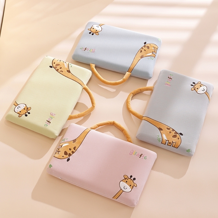 91家纺网 家纺一手货源 找家纺 仁宇枕业 2025新款新品柔软亲肤暖绒手提面包记忆枕头枕芯长颈鹿记忆 组合图仅供展示不可下单