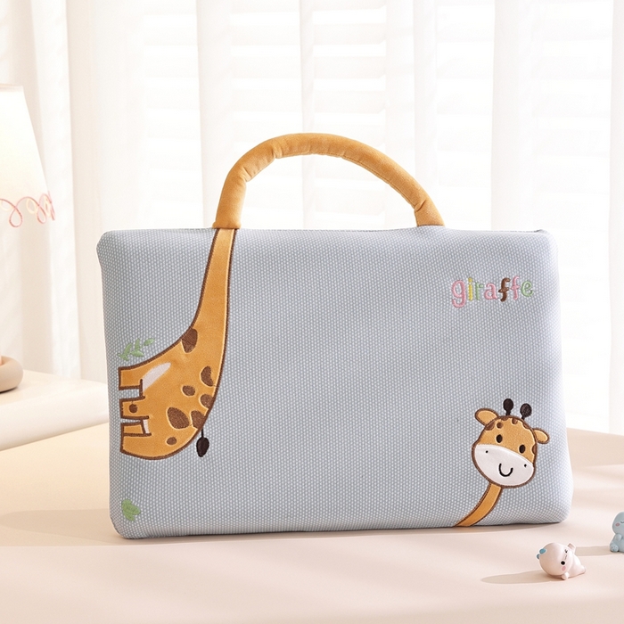 仁宇枕业 2025新款新品柔软亲肤暖绒手提面包记忆枕头枕芯长颈鹿记忆 暖绒长颈鹿手提面包枕-蓝色