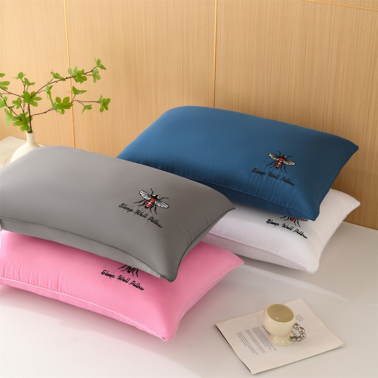 91家纺网 家纺一手货源 找家纺 仁宇枕业 2025新款新品蜜蜂款羽丝绒舒适枕头枕芯 组合图仅供展示不可下单