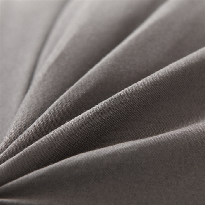 91家纺网 家纺一手货源 找家纺 仁宇枕业 2025新款新品蜜蜂款羽丝绒舒适枕头枕芯 蜜蜂单边-灰色