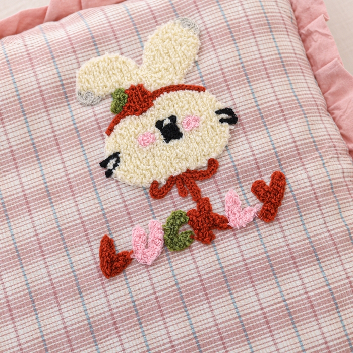 91家纺网 家纺一手货源 找家纺 仁宇枕业 2025新款新品花边毛巾绣全荞麦枕头枕芯 花边毛巾绣荞麦枕-粉色兔