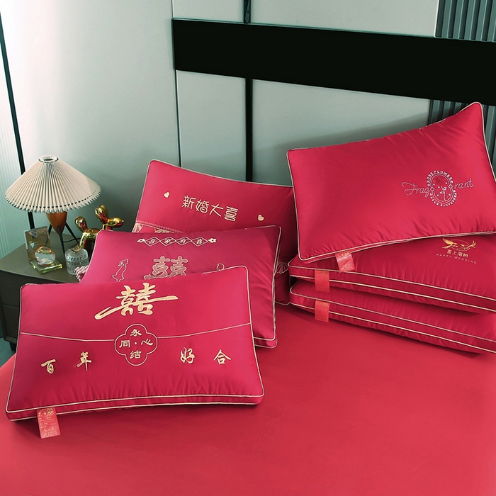 91家纺网 家纺一手货源 找家纺 贤内助家纺 2025新款全棉大红婚庆枕芯枕头护肩枕舒适枕羽丝枕 永结同心 48*74cm/只