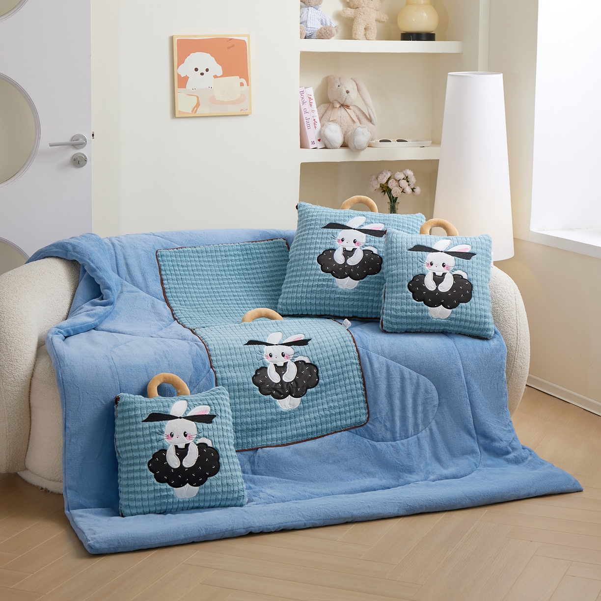 91家纺网 家纺一手货源 找家纺 （总）宝马家纺（原梦童画） 2025新款加厚巴黎兔抱枕被