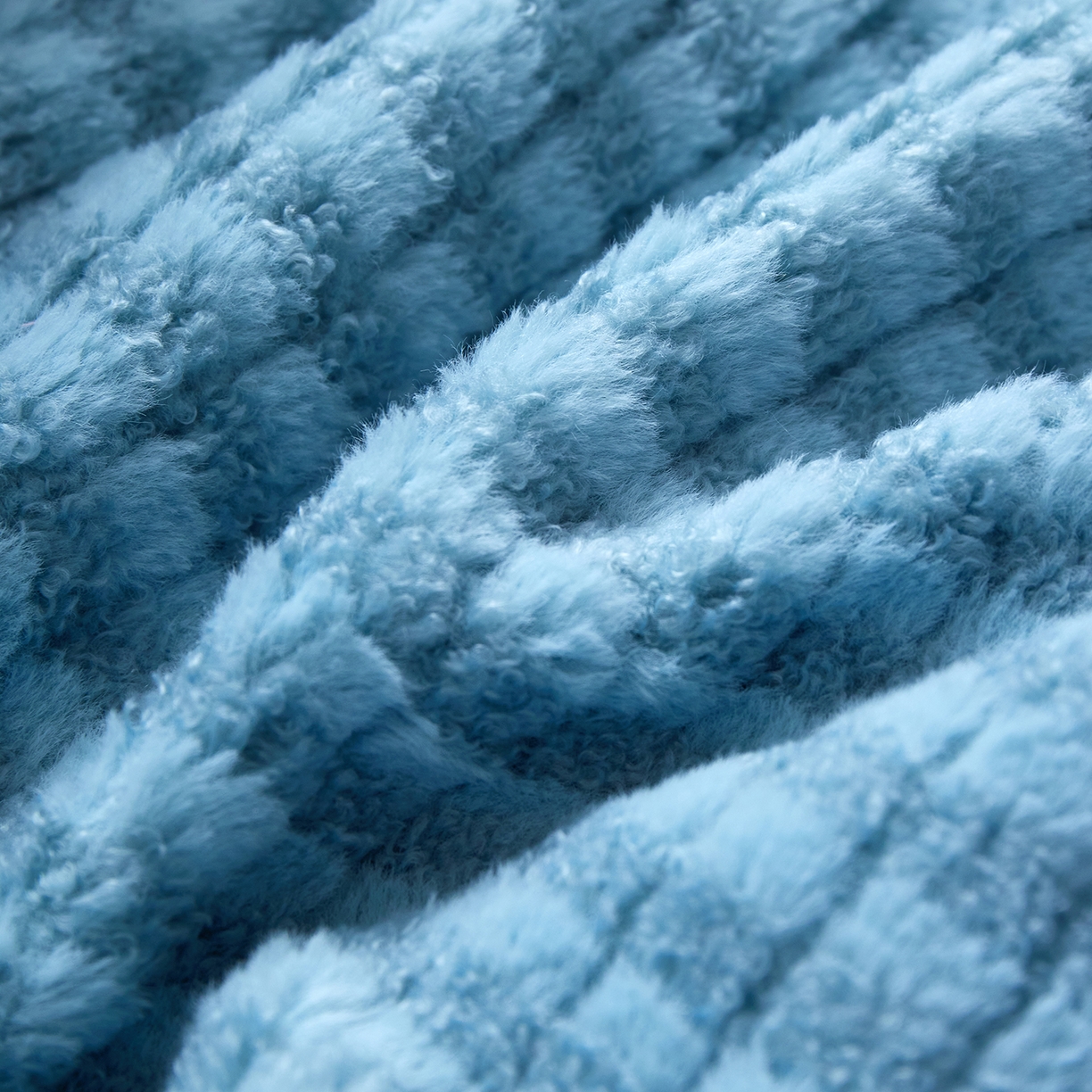 91家纺网 家纺一手货源 找家纺 （总）宝马家纺（原梦童画） 2025新款加厚巴黎兔抱枕被