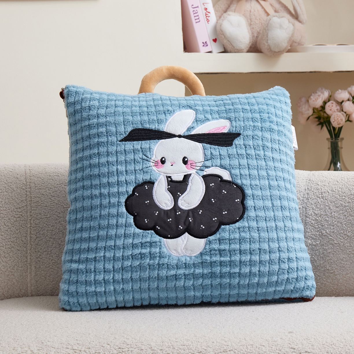 91家纺网 家纺一手货源 找家纺 （总）宝马家纺（原梦童画） 2025新款加厚巴黎兔抱枕被