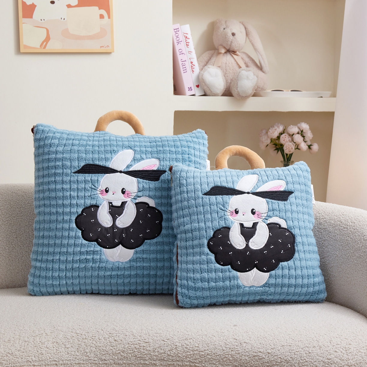 91家纺网 家纺一手货源 找家纺 （总）宝马家纺（原梦童画） 2025新款加厚巴黎兔抱枕被