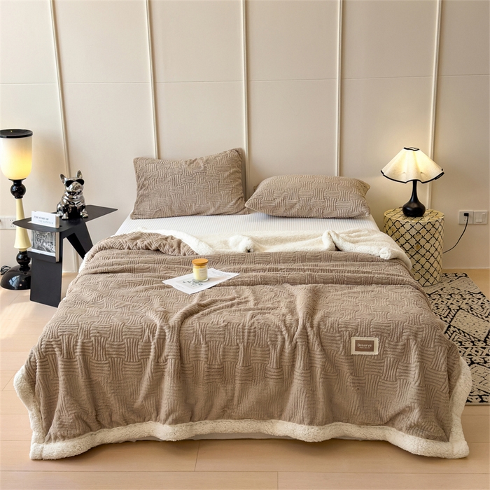 91家纺网 家纺一手货源 找家纺 慕木家纺 2025新款A类高克重加厚兔毛绒双层毛毯斜纹条纹系列(跨境首选提供买家秀) 兔兔绒-条纹-咖啡