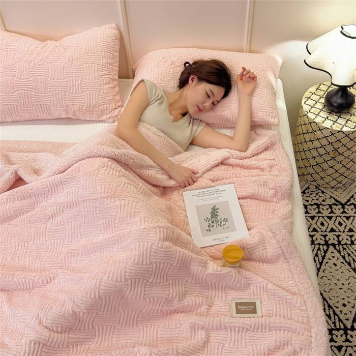 91家纺网 家纺一手货源 找家纺 慕木家纺 2025新款A类高克重加厚兔毛绒双层毛毯斜纹条纹系列(跨境首选提供买家秀) 兔兔绒-条纹-仙女粉