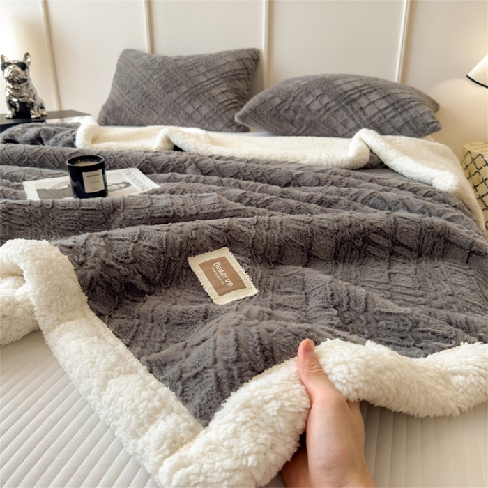 91家纺网 家纺一手货源 找家纺 慕木家纺 2025新款A类高克重加厚兔毛绒双层毛毯斜纹条纹系列(跨境首选提供买家秀) 兔兔绒-斜纹-夜空灰