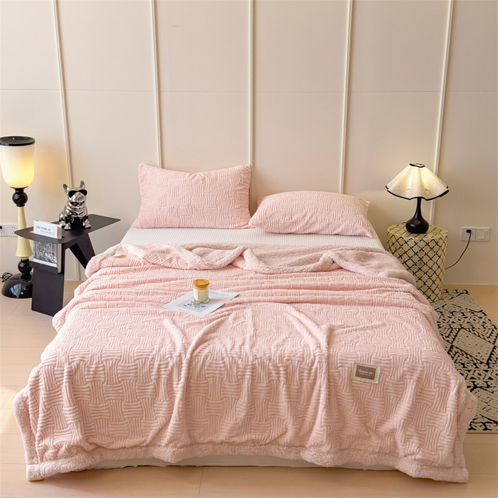 91家纺网 家纺一手货源 找家纺 慕木家纺 2025新款A类高克重加厚兔毛绒双层毛毯斜纹条纹系列(跨境首选提供买家秀) 兔兔绒-条纹-仙女粉