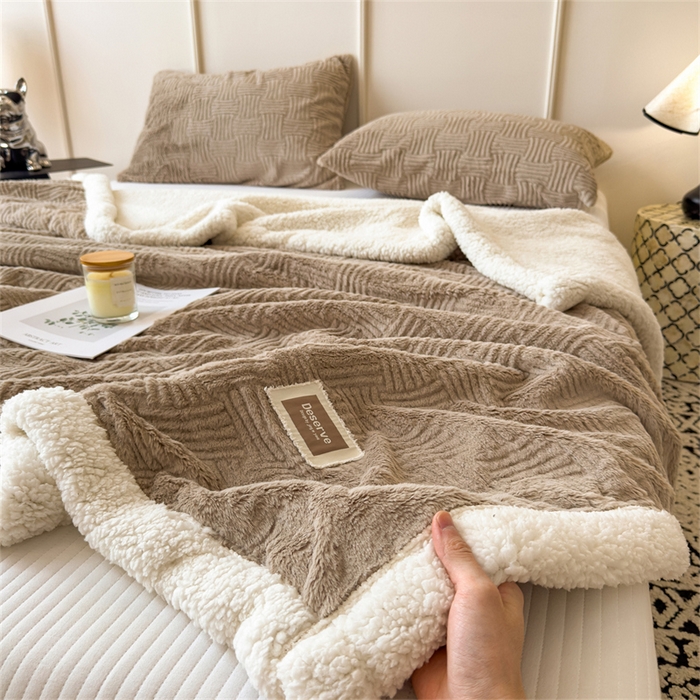 91家纺网 家纺一手货源 找家纺 （总）慕木家纺 2025新款A类高克重加厚兔毛绒双层毛毯斜纹条纹系列(跨境首选提供买家秀)