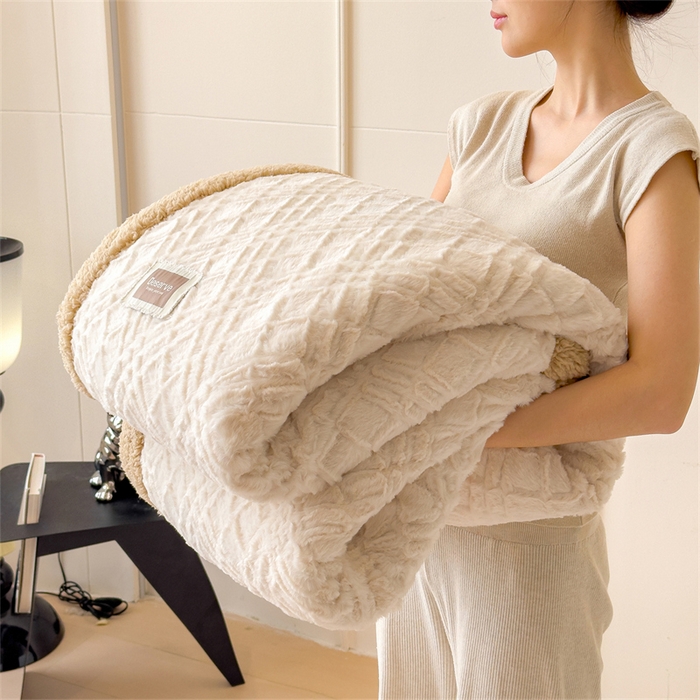 91家纺网 家纺一手货源 找家纺 （总）慕木家纺 2025新款A类高克重加厚兔毛绒双层毛毯斜纹条纹系列(跨境首选提供买家秀)