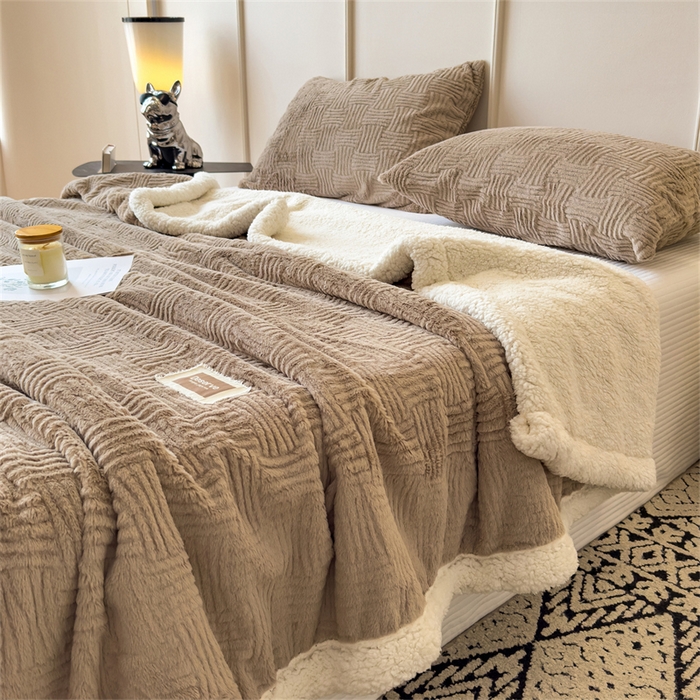 91家纺网 家纺一手货源 找家纺 慕木家纺 2025新款A类高克重加厚兔毛绒双层毛毯斜纹条纹系列(跨境首选提供买家秀) 兔兔绒-条纹-咖啡