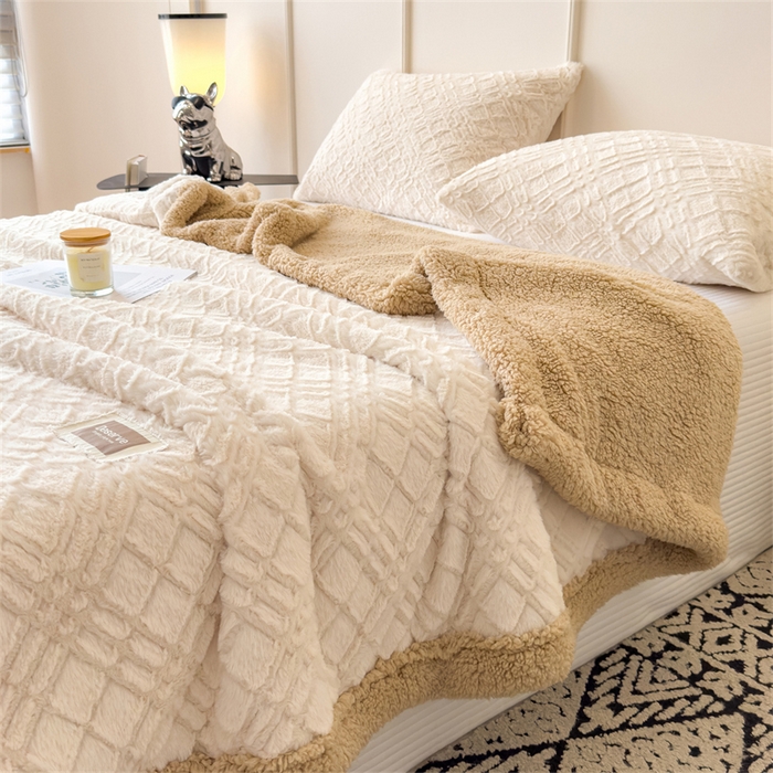 91家纺网 家纺一手货源 找家纺 慕木家纺 2025新款A类高克重加厚兔毛绒双层毛毯斜纹条纹系列(跨境首选提供买家秀) 兔兔绒-斜纹-奶杏咖