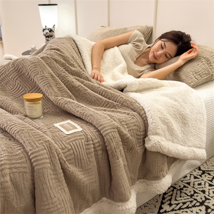 91家纺网 家纺一手货源 找家纺 （总）慕木家纺 2025新款A类高克重加厚兔毛绒双层毛毯斜纹条纹系列(跨境首选提供买家秀)