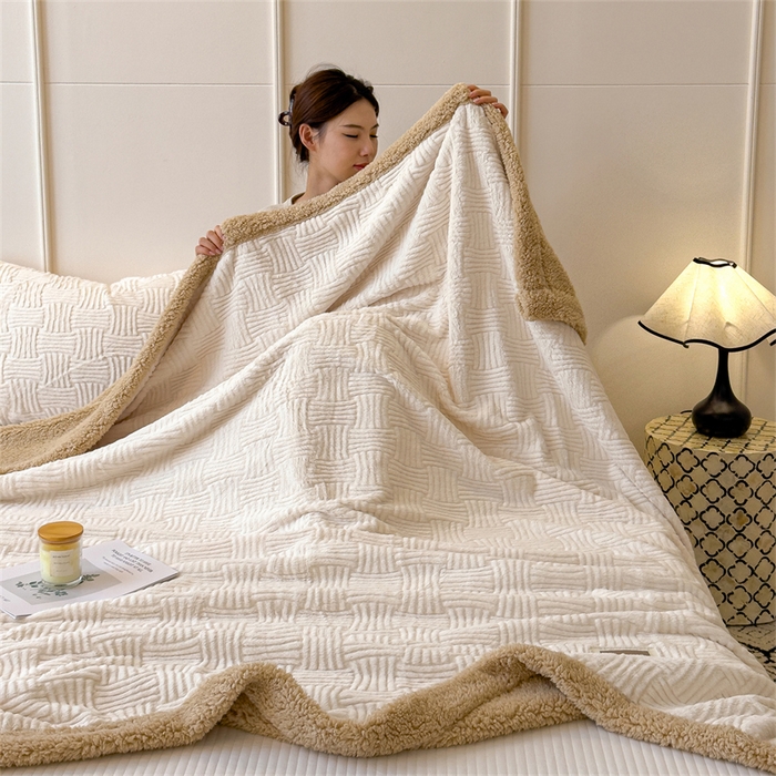 91家纺网 家纺一手货源 找家纺 慕木家纺 2025新款A类高克重加厚兔毛绒双层毛毯斜纹条纹系列(跨境首选提供买家秀) 兔兔绒-条纹-奶杏咖