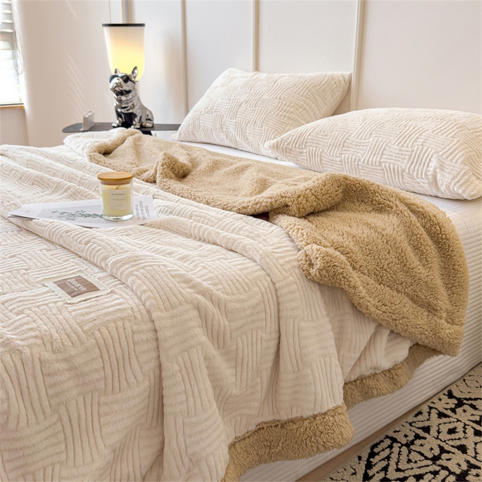 91家纺网 家纺一手货源 找家纺 慕木家纺 2025新款A类高克重加厚兔毛绒双层毛毯斜纹条纹系列(跨境首选提供买家秀) 兔兔绒-条纹-奶杏咖