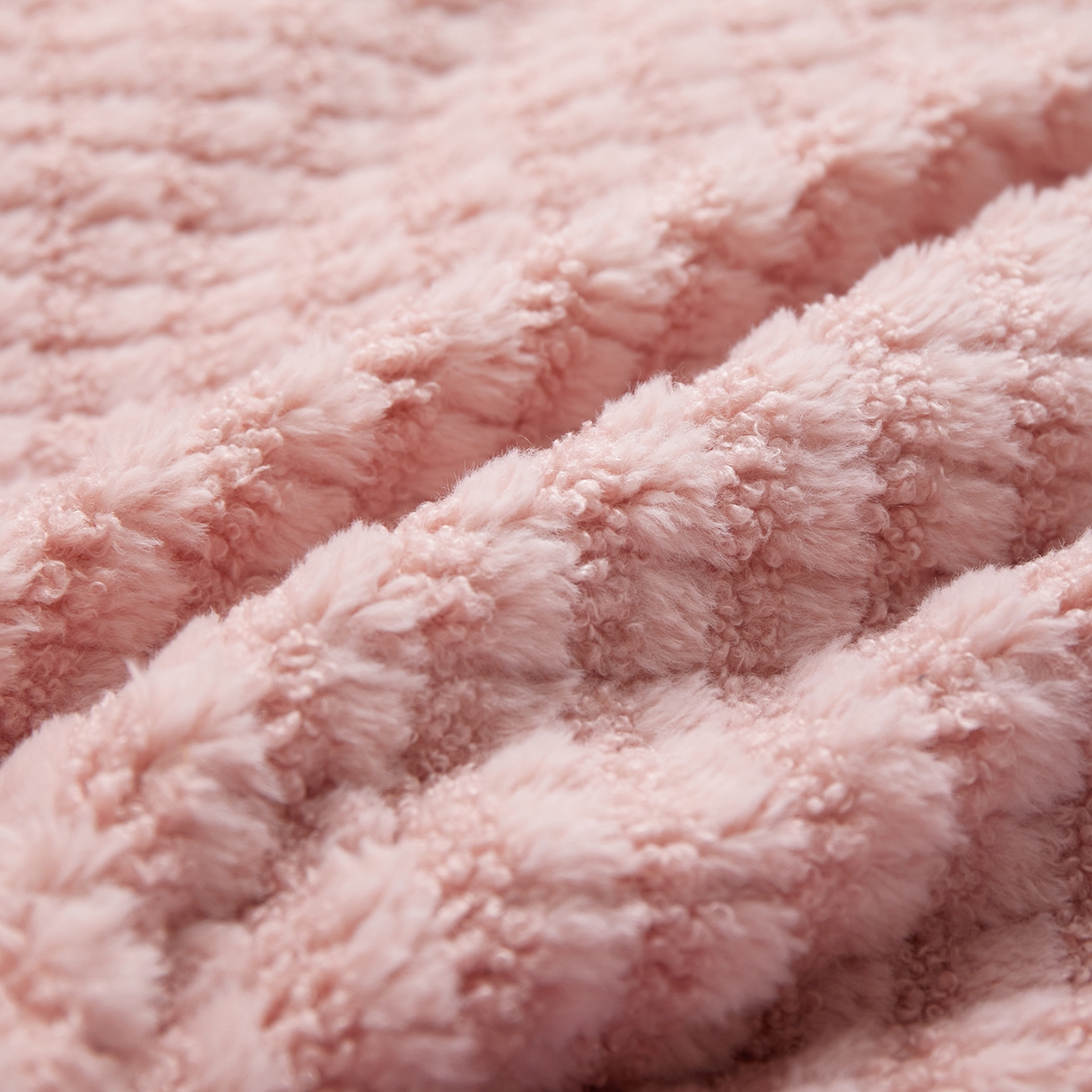 91家纺网 家纺一手货源 找家纺 宝马家纺（原梦童画） 2025新款加厚巴黎兔抱枕被 巴黎兔-粉