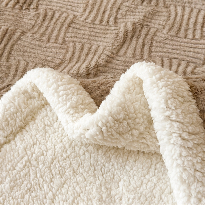 91家纺网 家纺一手货源 找家纺 （总）慕木家纺 2025新款A类高克重加厚兔毛绒双层毛毯斜纹条纹系列(跨境首选提供买家秀)