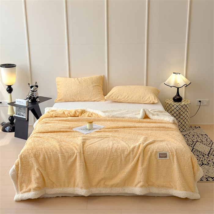 91家纺网 家纺一手货源 找家纺 慕木家纺 2025新款A类高克重加厚兔毛绒双层毛毯斜纹条纹系列(跨境首选提供买家秀) 兔兔绒-条纹-奶油黄