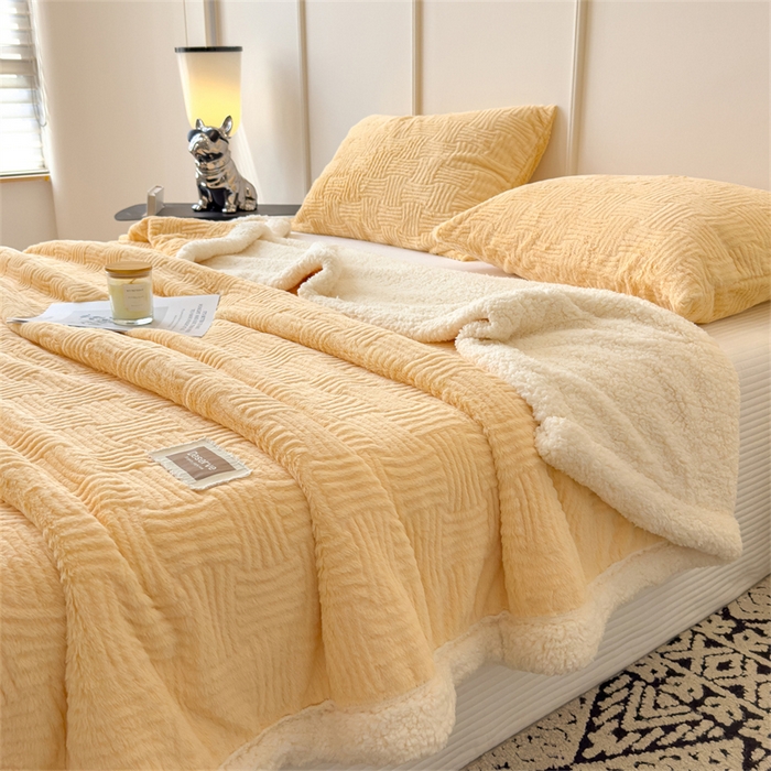 91家纺网 家纺一手货源 找家纺 慕木家纺 2025新款A类高克重加厚兔毛绒双层毛毯斜纹条纹系列(跨境首选提供买家秀) 兔兔绒-条纹-奶油黄