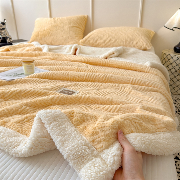 91家纺网 家纺一手货源 找家纺 慕木家纺 2025新款A类高克重加厚兔毛绒双层毛毯斜纹条纹系列(跨境首选提供买家秀) 兔兔绒-条纹-奶油黄