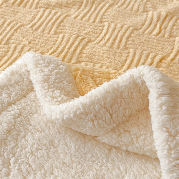 91家纺网 家纺一手货源 找家纺 慕木家纺 2025新款A类高克重加厚兔毛绒双层毛毯斜纹条纹系列(跨境首选提供买家秀) 兔兔绒-条纹-奶油黄