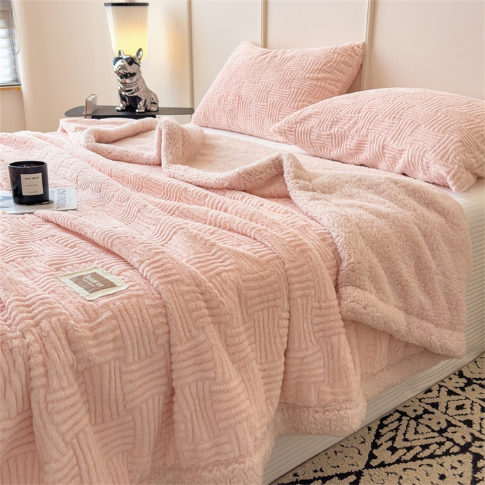 91家纺网 家纺一手货源 找家纺 慕木家纺 2025新款A类高克重加厚兔毛绒双层毛毯斜纹条纹系列(跨境首选提供买家秀) 兔兔绒-条纹-仙女粉