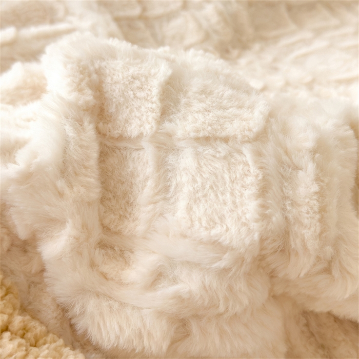 91家纺网 家纺一手货源 找家纺 慕木家纺 2025新款A类高克重加厚兔毛绒双层毛毯斜纹条纹系列(跨境首选提供买家秀) 兔兔绒-斜纹-奶杏咖