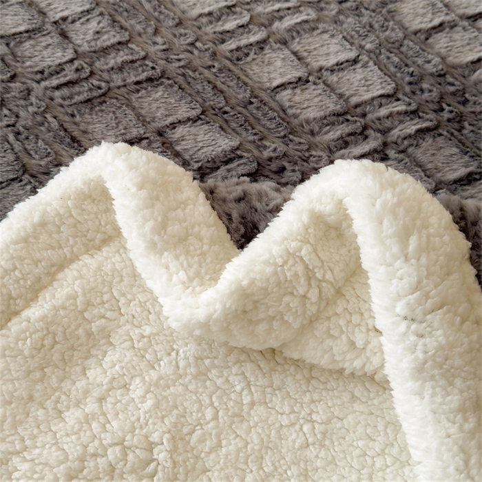 91家纺网 家纺一手货源 找家纺 慕木家纺 2025新款A类高克重加厚兔毛绒双层毛毯斜纹条纹系列(跨境首选提供买家秀) 兔兔绒-斜纹-夜空灰