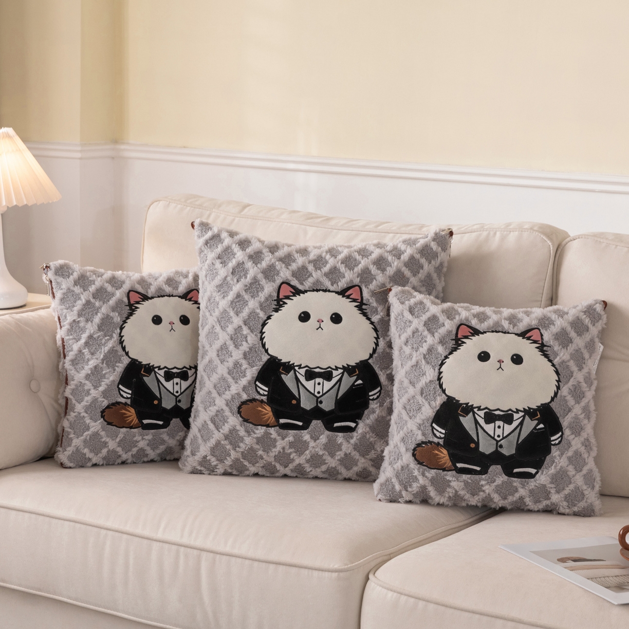 91家纺网 家纺一手货源 找家纺 宝马家纺（原梦童画） 2025新款加厚抱枕被绅士猫 绅士猫灰色