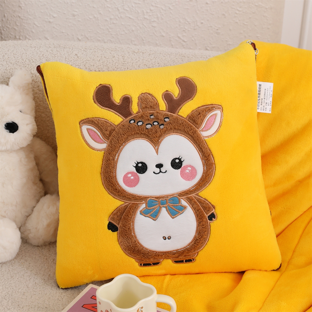 91家纺网 家纺一手货源 找家纺 宝马家纺（原梦童画） 2025新款圣诞鹿加厚抱枕被 黄色