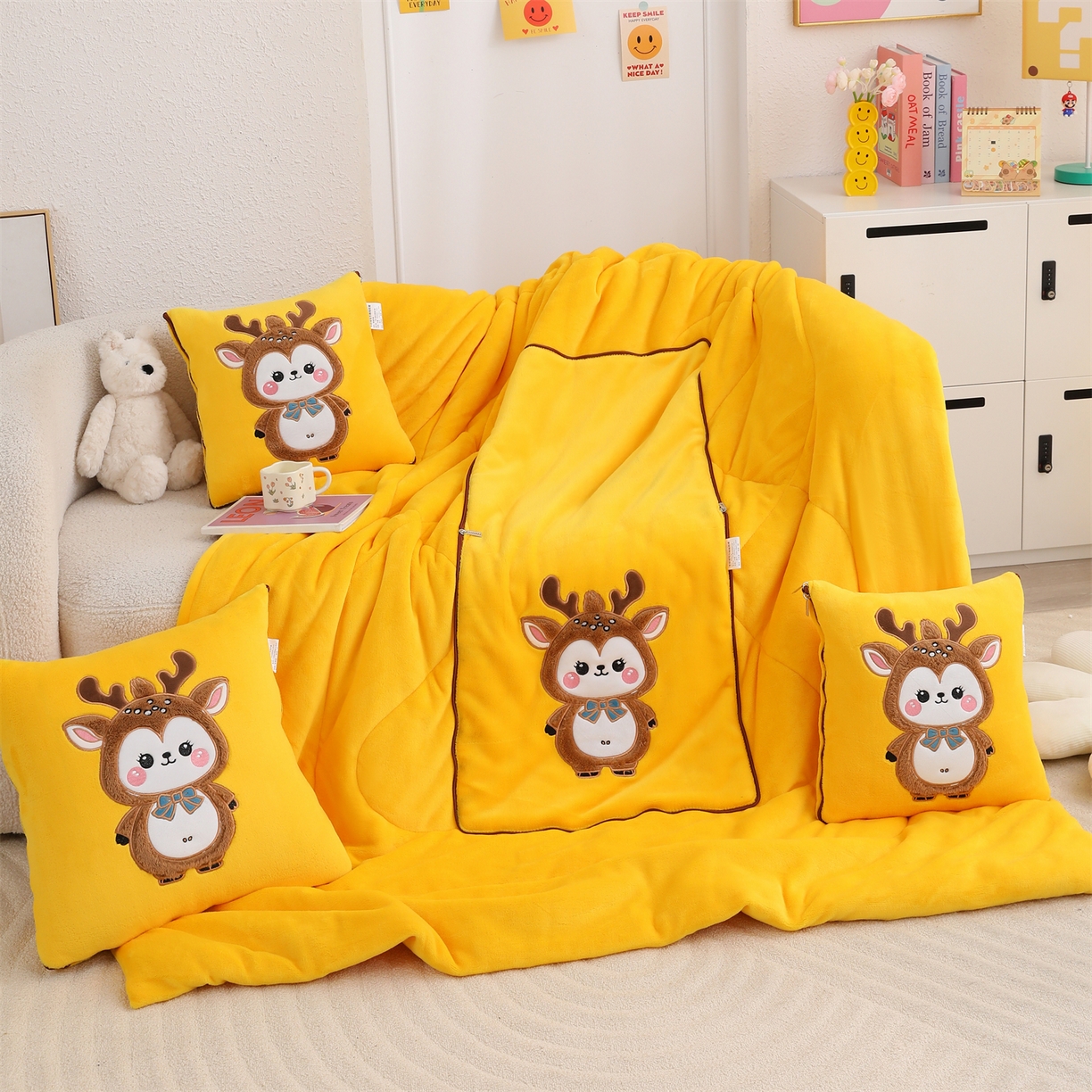 91家纺网 家纺一手货源 找家纺 宝马家纺（原梦童画） 2025新款圣诞鹿加厚抱枕被 黄色