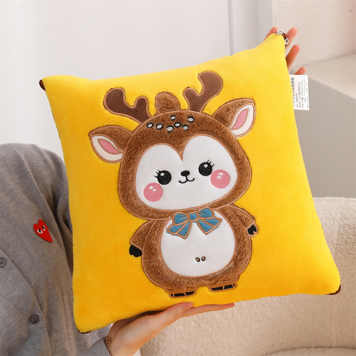 91家纺网 家纺一手货源 找家纺 宝马家纺（原梦童画） 2025新款圣诞鹿加厚抱枕被 黄色