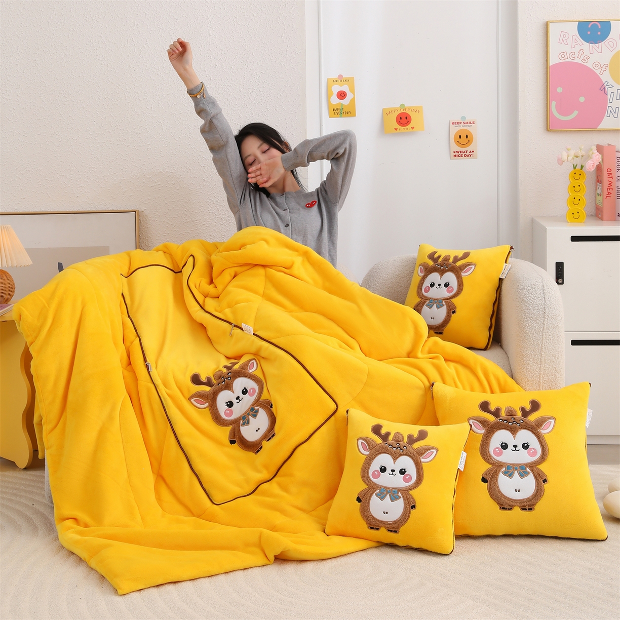 91家纺网 家纺一手货源 找家纺 宝马家纺（原梦童画） 2025新款圣诞鹿加厚抱枕被 黄色