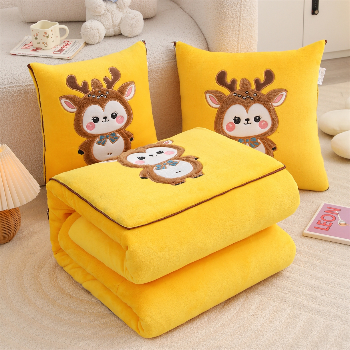 91家纺网 家纺一手货源 找家纺 宝马家纺（原梦童画） 2025新款圣诞鹿加厚抱枕被 黄色