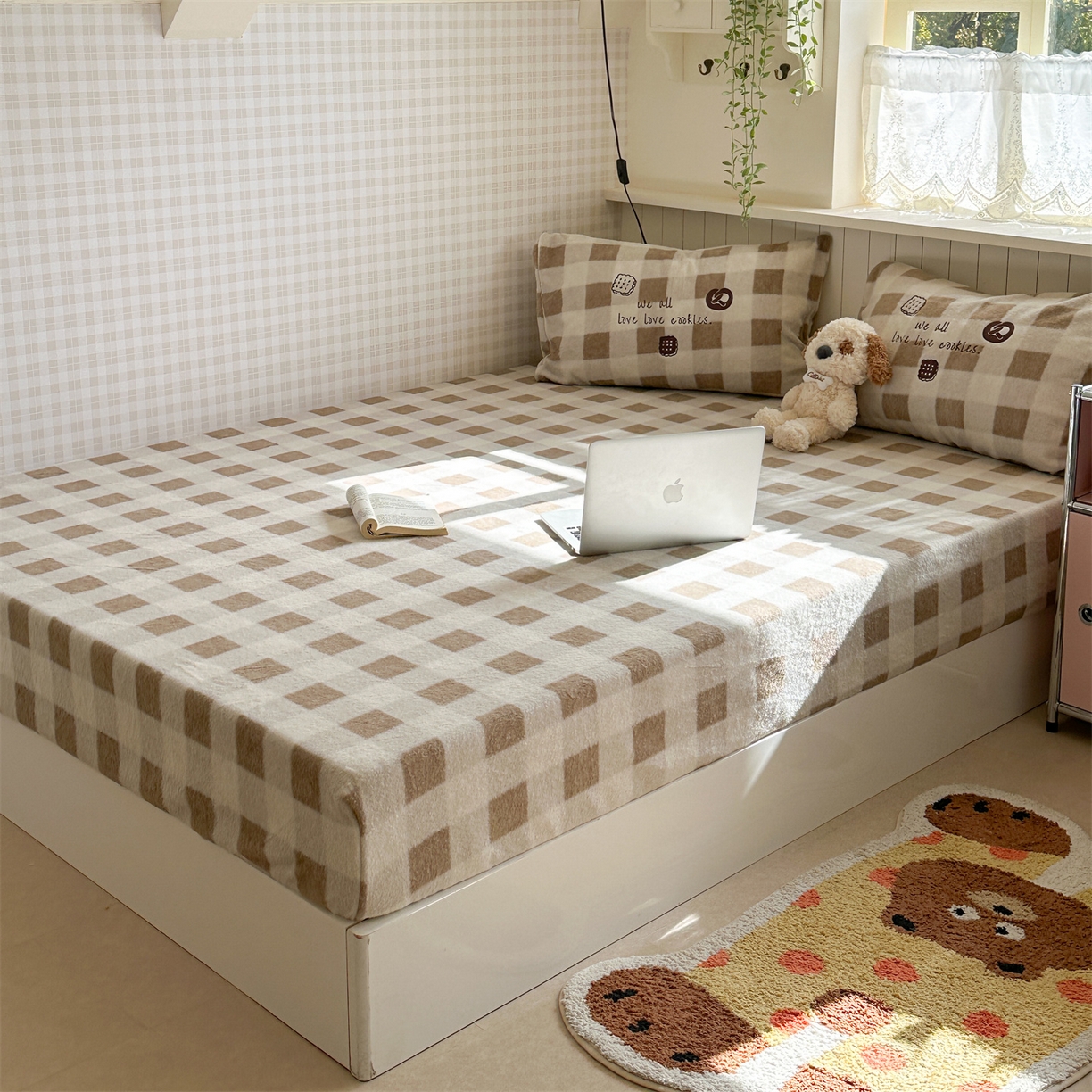 91家纺网 家纺一手货源 找家纺 暖生活 2026新款羊咩绒刺绣款床笠三件套 小饼干