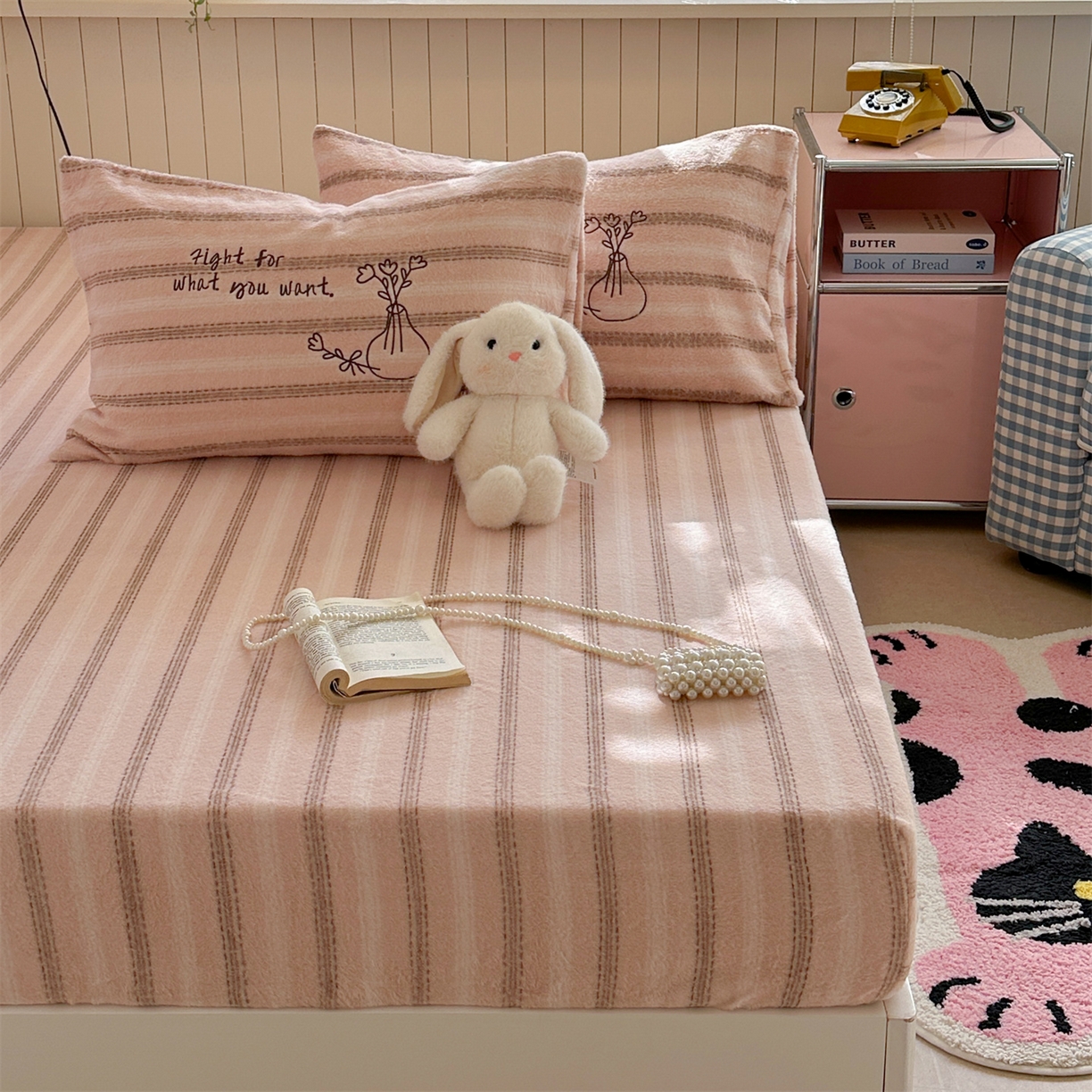 91家纺网 家纺一手货源 找家纺 （总）暖生活 2026新款羊咩绒刺绣款床笠三件套