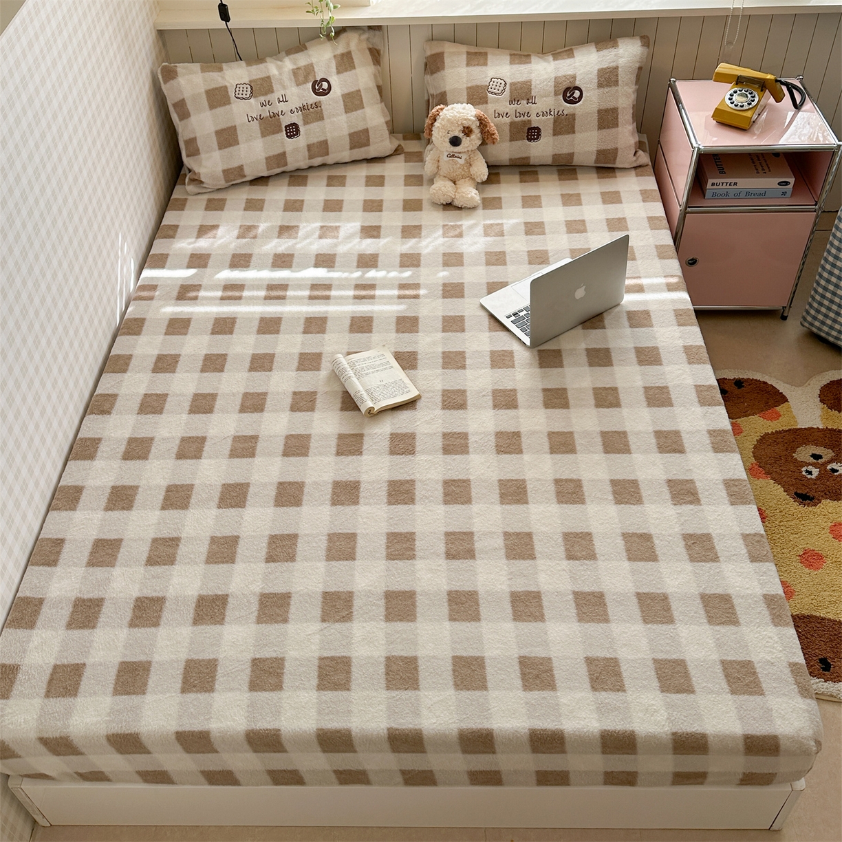 91家纺网 家纺一手货源 找家纺 暖生活 2026新款羊咩绒刺绣款床笠三件套 小饼干