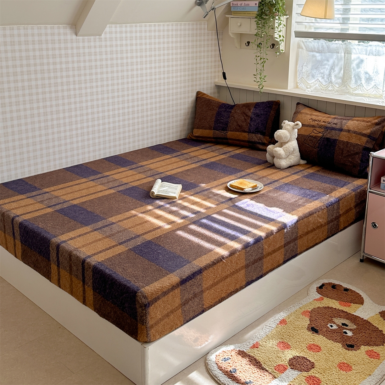 91家纺网 家纺一手货源 找家纺 暖生活 2026新款羊咩绒刺绣款床笠三件套 面包袋