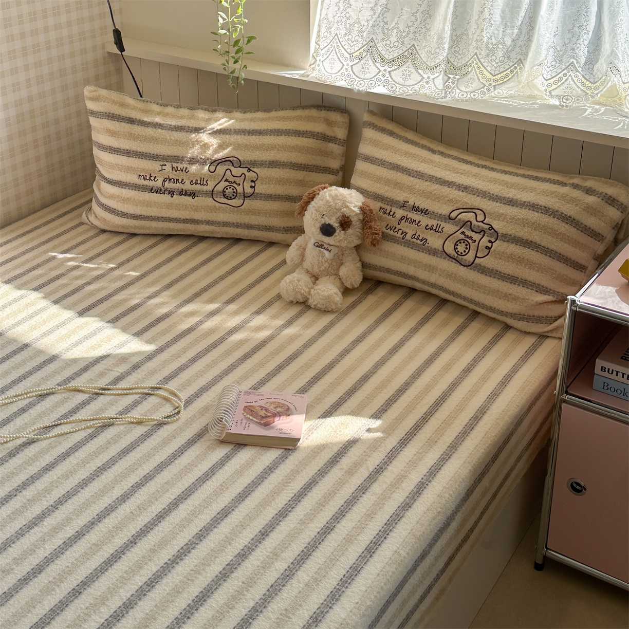 91家纺网 家纺一手货源 找家纺 暖生活 2026新款羊咩绒刺绣款床笠三件套 电话机