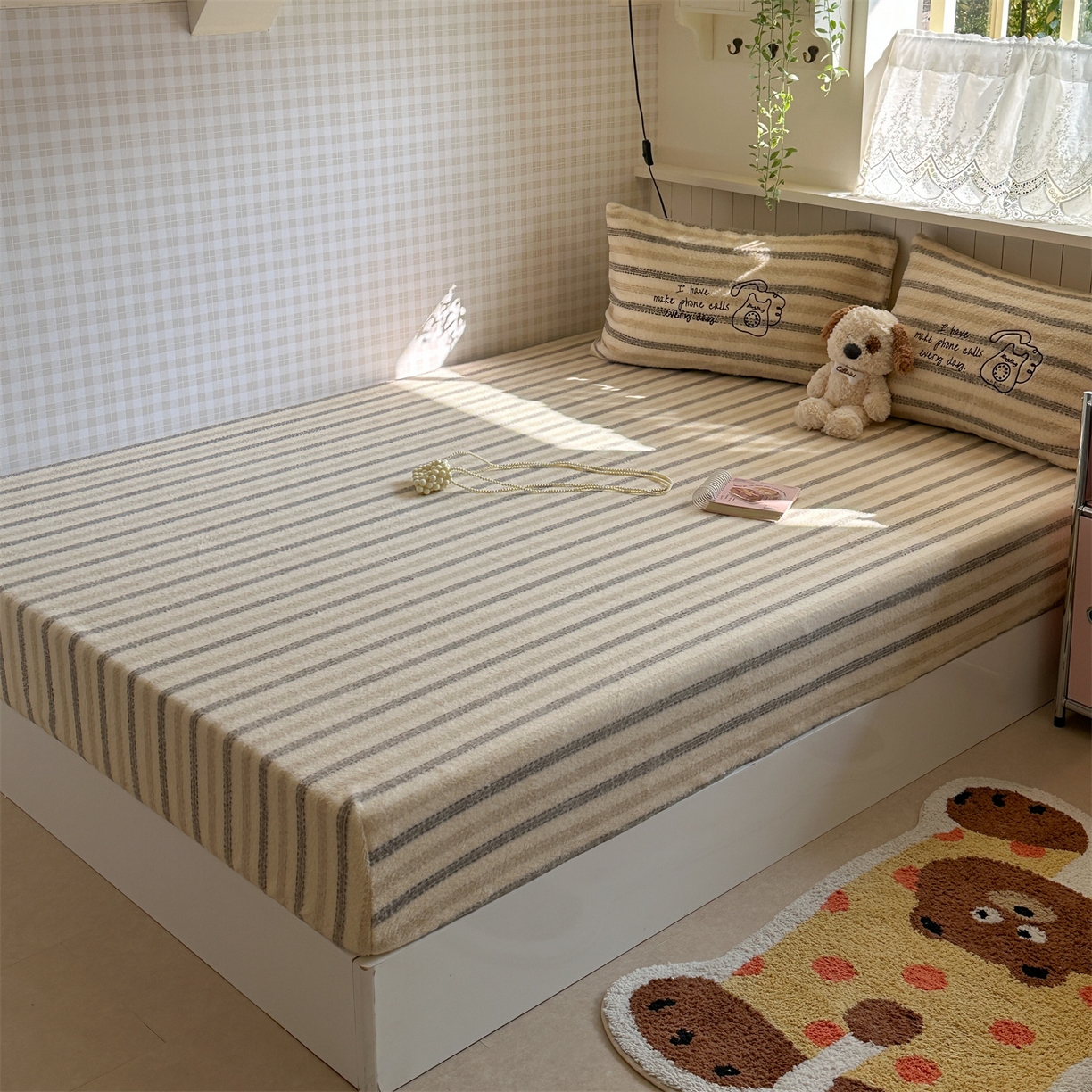 91家纺网 家纺一手货源 找家纺 暖生活 2026新款羊咩绒刺绣款床笠三件套 电话机