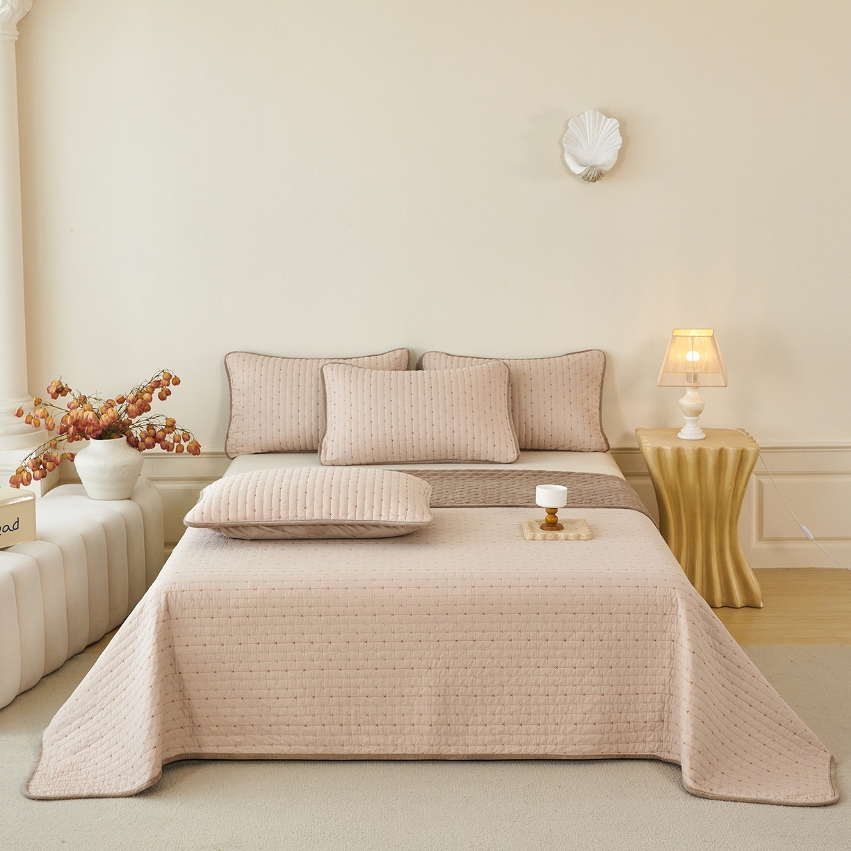 91家纺网 家纺一手货源 找家纺 （总）莎果家纺 2025新款60支%100纯棉高克重宝宝绒小米粒刺绣床盖