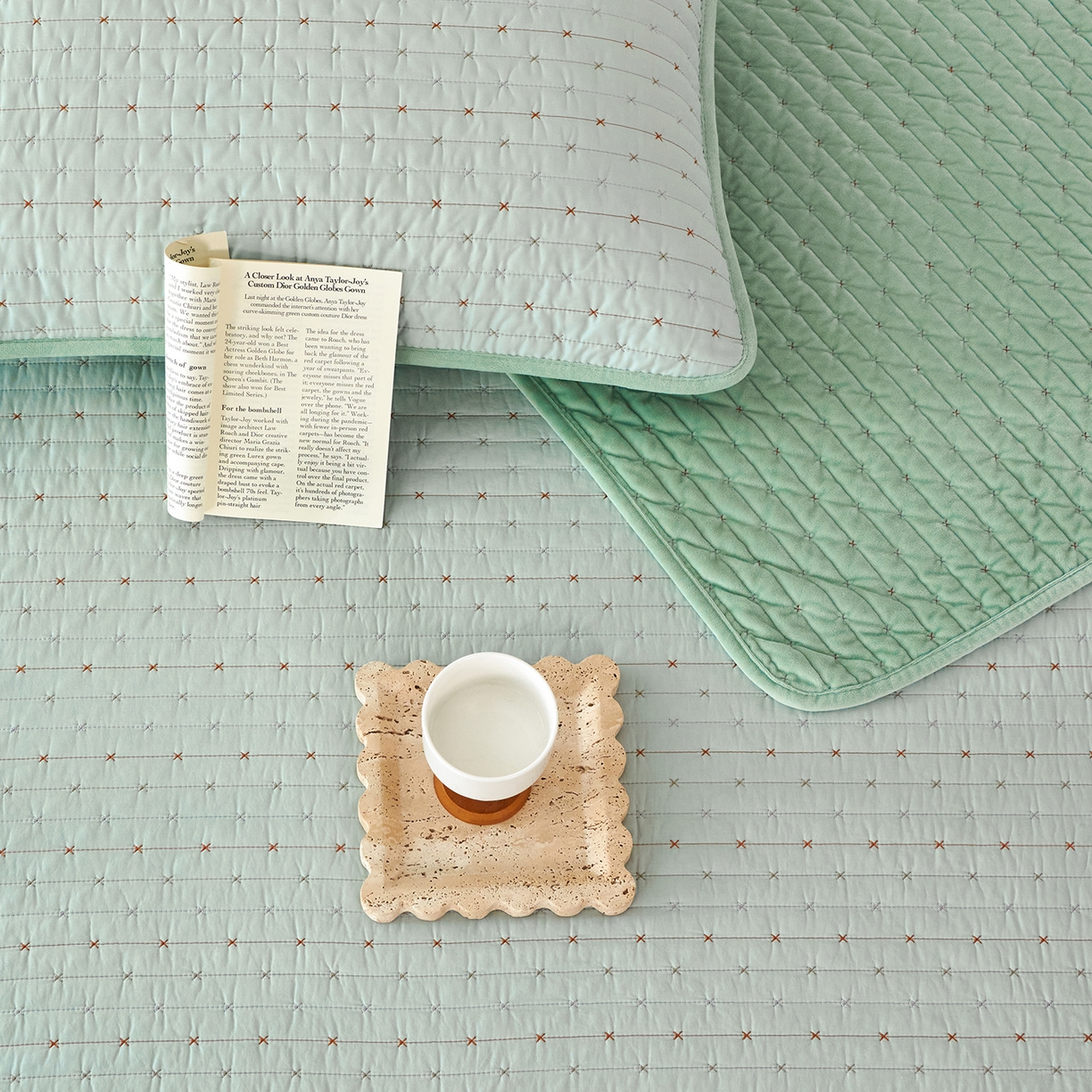 91家纺网 家纺一手货源 找家纺 莎果家纺 2025新款60支%100纯棉高克重宝宝绒小米粒刺绣床盖 小米粒-绒绿