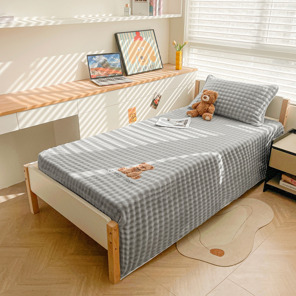 91家纺网 家纺一手货源 找家纺 （总）爱思凯家纺 2025新款学生儿童房泡泡绒床单-松饼熊