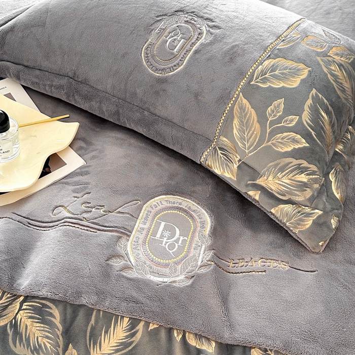 91家纺网 家纺一手货源 找家纺 （总）帝王家纺 2025新款冬季刺绣加厚保暖烫金牛奶绒四件套珊瑚绒轻奢高级感