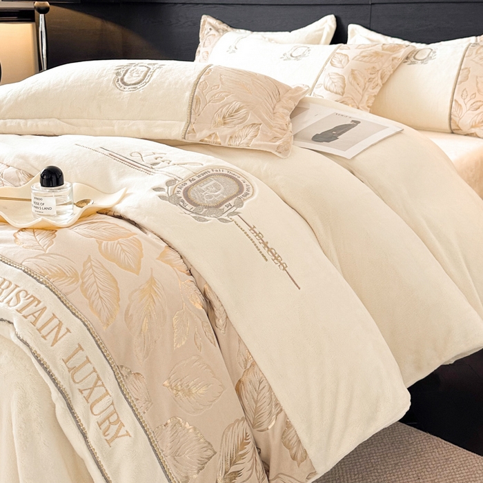 帝王家纺 2025新款冬季刺绣加厚保暖烫金牛奶绒四件套珊瑚绒轻奢高级感 米白