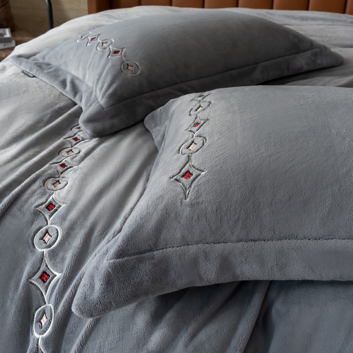 91家纺网 家纺一手货源 找家纺 （总）女子家纺 2025新款超细旦奶丝绒四件套-Lucky 幸运系列