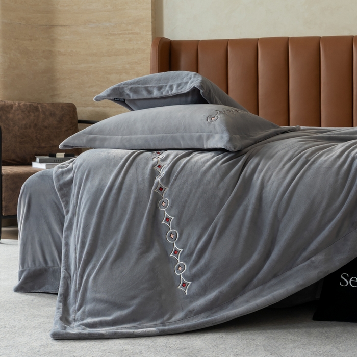 91家纺网 家纺一手货源 找家纺 （总）女子家纺 2025新款超细旦奶丝绒四件套-Lucky 幸运系列