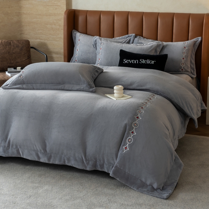 91家纺网 家纺一手货源 找家纺 （总）女子家纺 2025新款超细旦奶丝绒四件套-Lucky 幸运系列